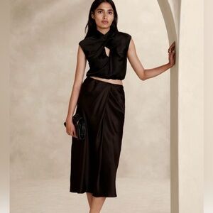 BR Zandra Black Midi Skirt with Zip Closure